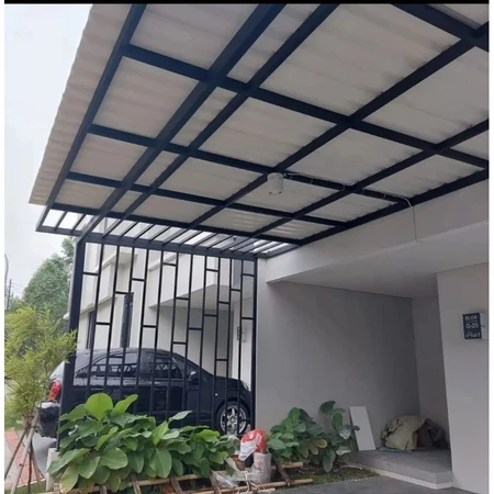 Pemasangan kanopi tahan cuaca Alderon untuk rumah di Depok
