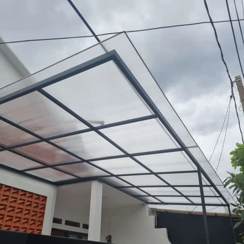 Kanopi polycarbonate dan besi hollow galvanis dari bengkel kanopi untuk carport rumah